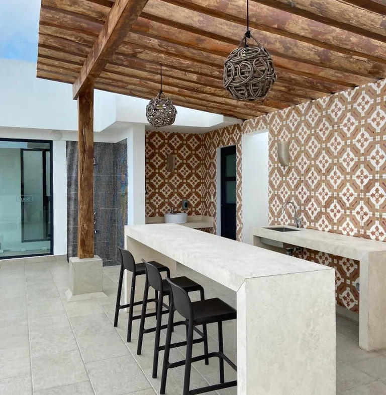 Rooftop bar with stools – 1-bedroom condo for rent on Fifth Avenue, Playa del Carmen