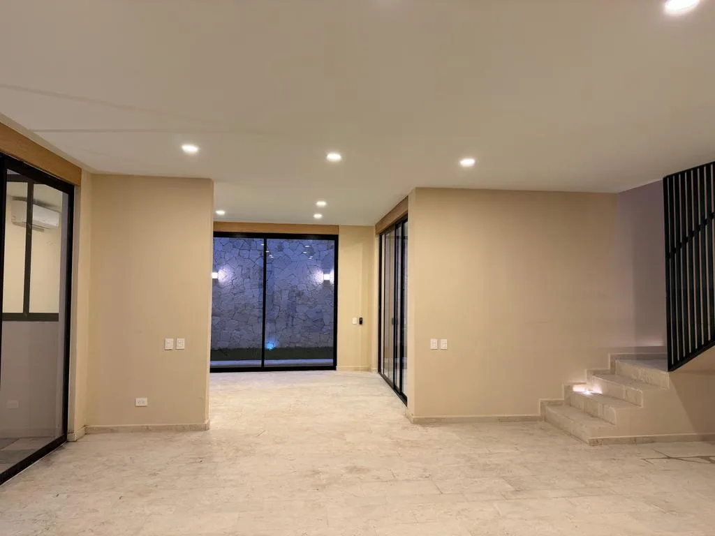 Ground-floor living area – 3-bedroom house in Residencial Valenia, Playa del Carmen