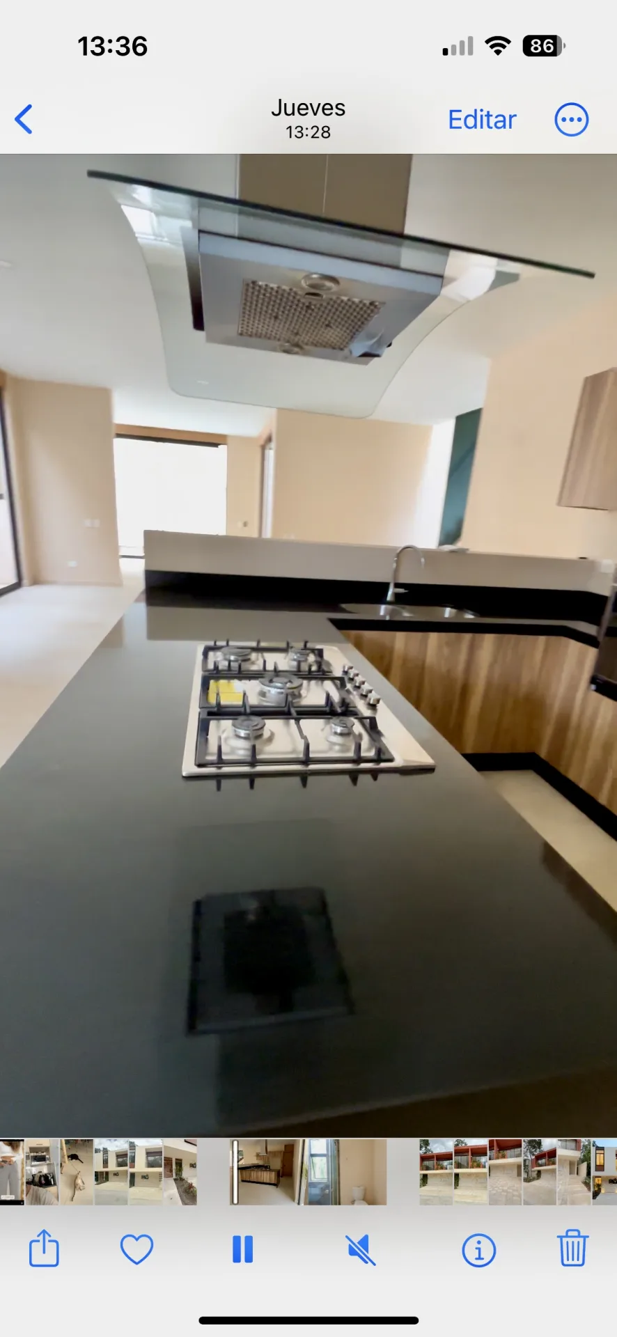 Kitchen island with cooktop – 3-bedroom house in Residencial Valenia, Playa del Carmen