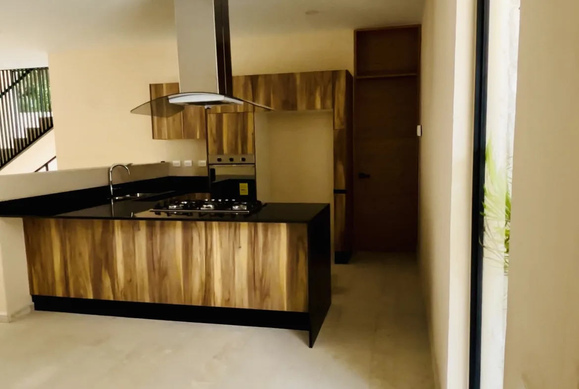 Kitchen with wooden island – 3-bedroom house in Residencial Valenia, Playa del Carmen