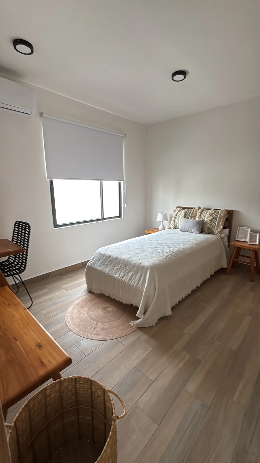 Segunda recámara con ventana – casa de 2 recámaras en Playa del Carmen