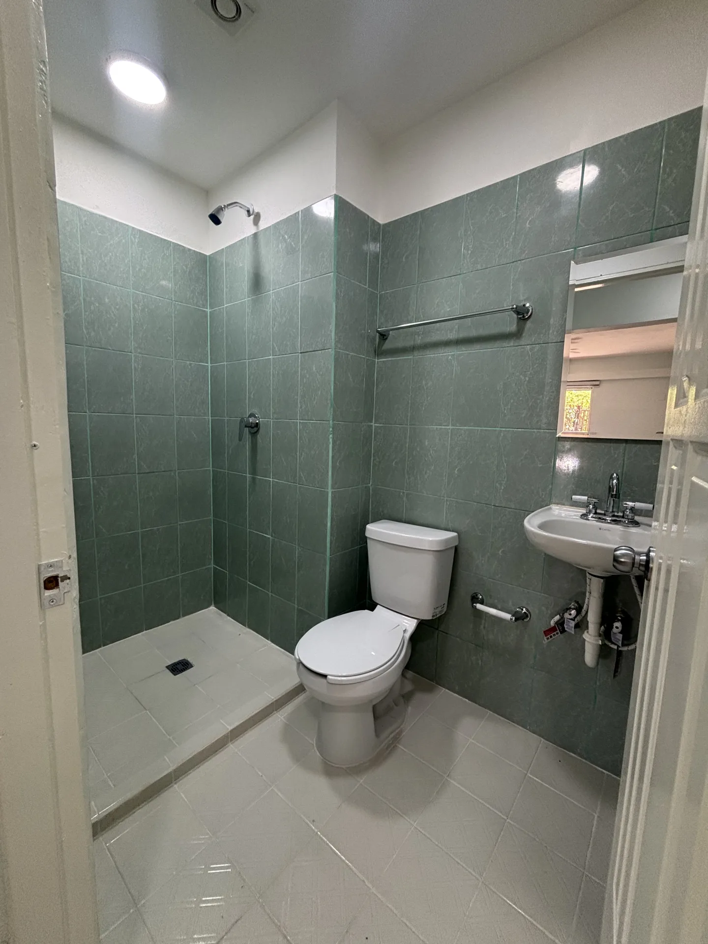 Bathroom with walk-in shower – 2-bedroom condo for rent in Playacar Phase 2