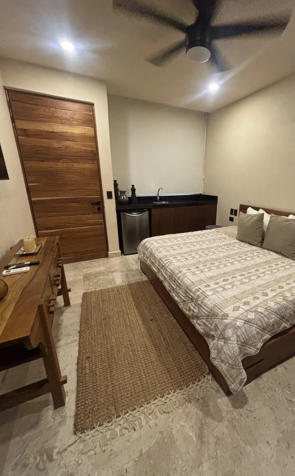 Recámara con cocineta (unidad lock-off) – departamento de 2 recámaras en La Veleta, Tulum