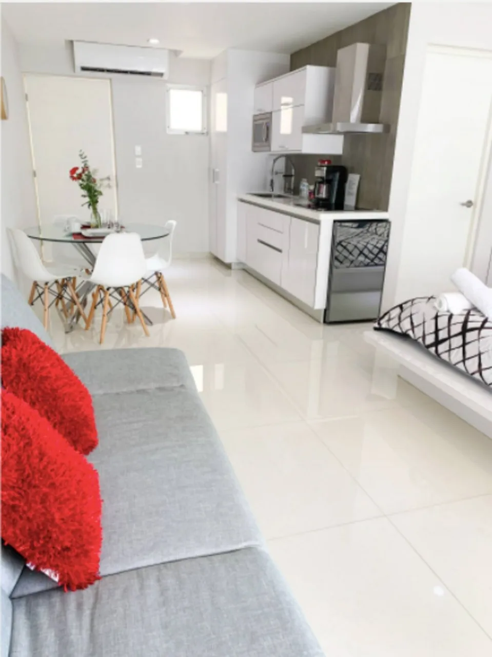 Living and dining area – 1-bedroom condo in Playa del Carmen