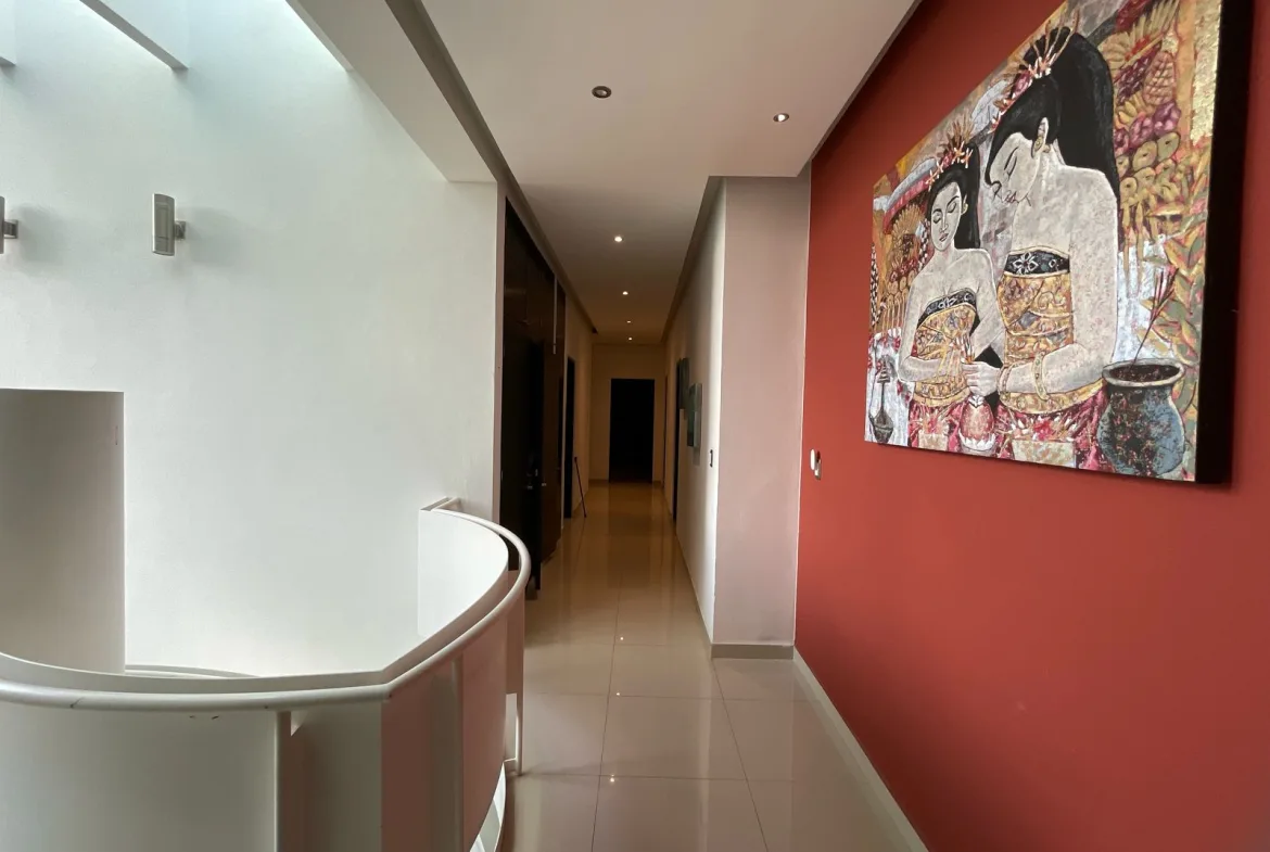 Upstairs hallway with artwork – 5-bedroom house in Villa Magna, Cancun