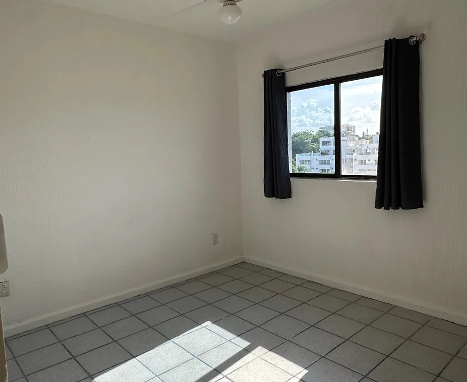 Recámara con vista a la ciudad – departamento de 2 recámaras en Cancún