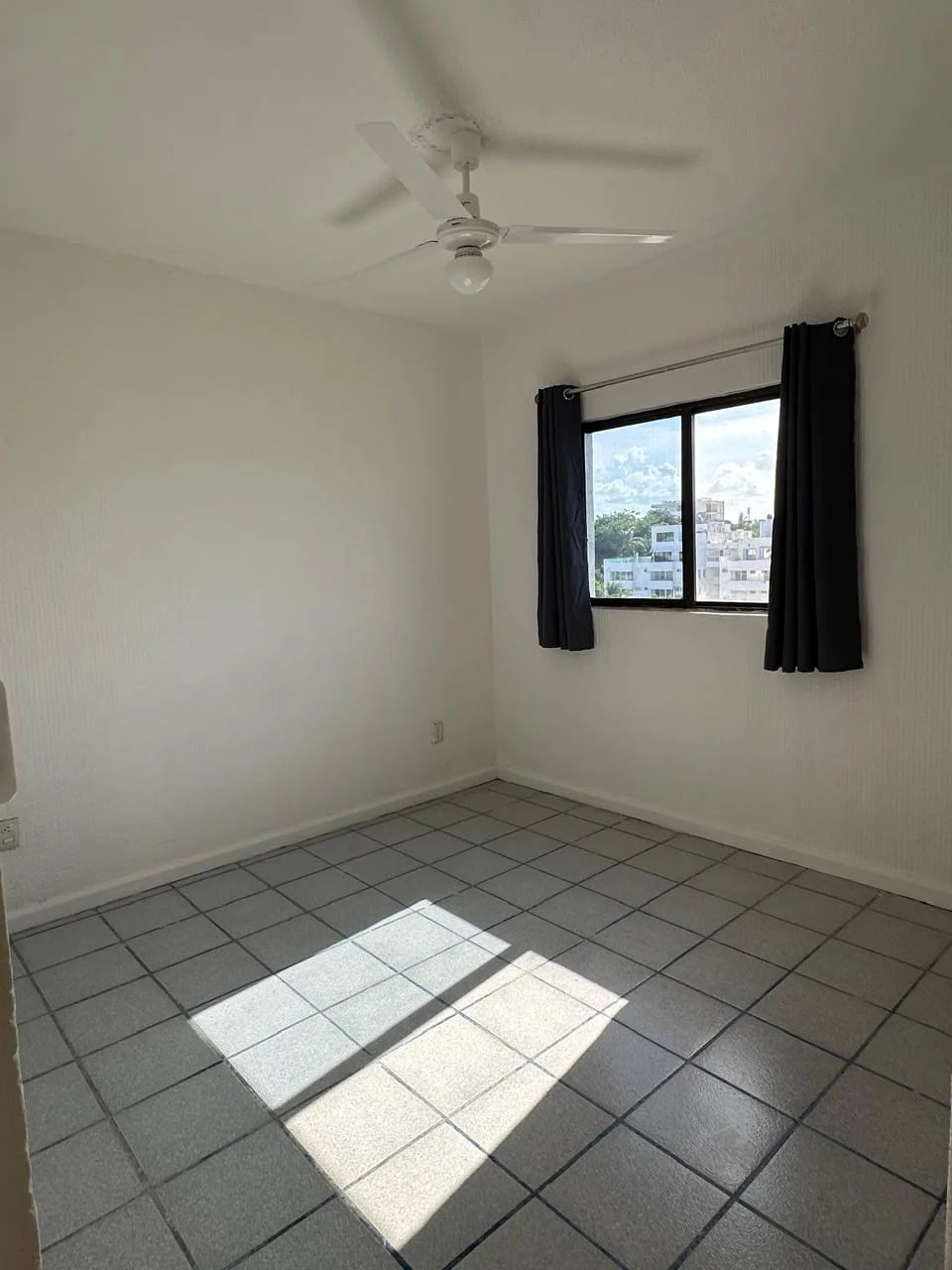 Recámara con vista a la ciudad – departamento de 2 recámaras en Cancún