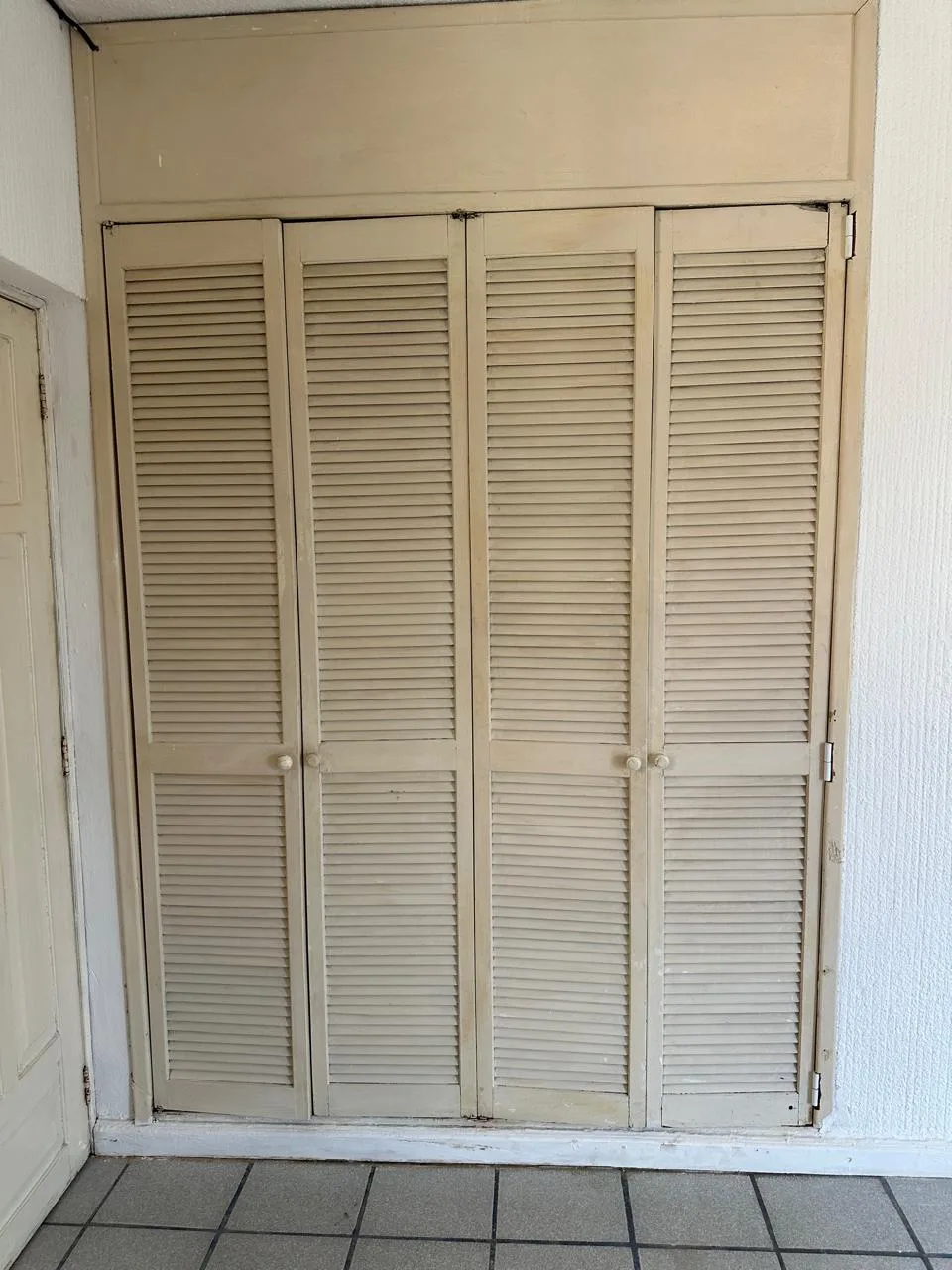 Clóset empotrado – departamento de 2 recámaras en Cancún