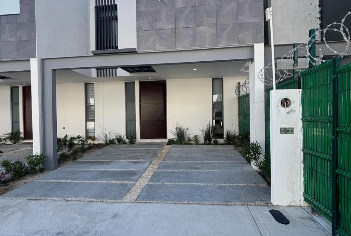 Casa de 3 recámaras en venta en Playa del Carmen