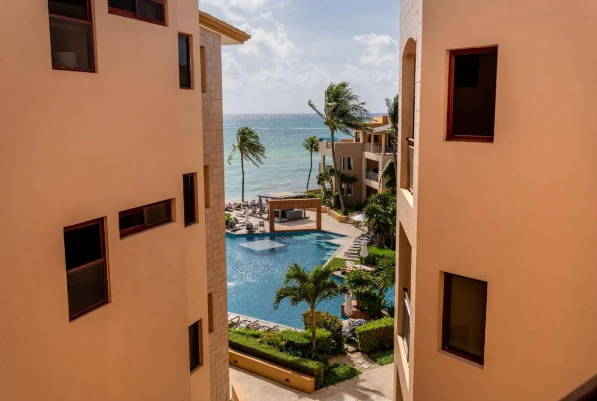 Departamento de 1 recámara frente al mar en venta en Playa del Carmen