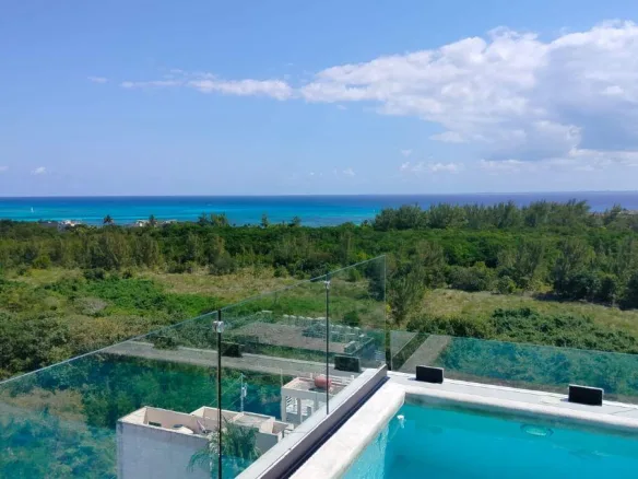 Departamento de 1 recámara con patio en venta en Playa del Carmen