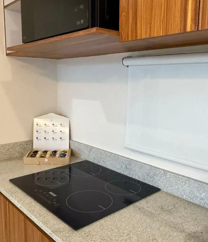 2-Bedroom Condo with Balcony for Sale in Playa del Carmen | 5 Min from the Beach | Rooftop