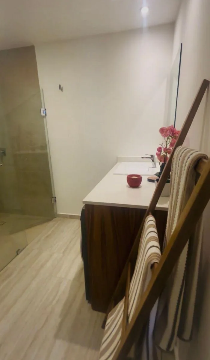 Departamento de 2 recámaras con terraza en venta en Playa del Carmen
