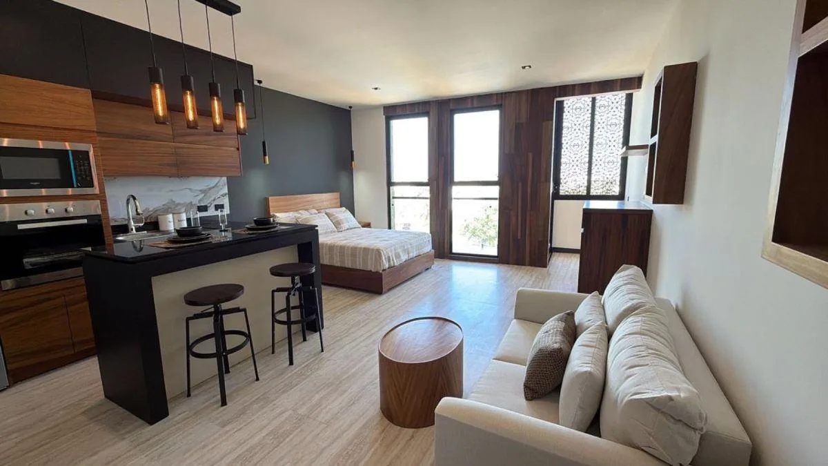 Studio with Balcony for Sale in Playa del Carmen | 4 Blocks from Playa 72 | Rooftop Pool