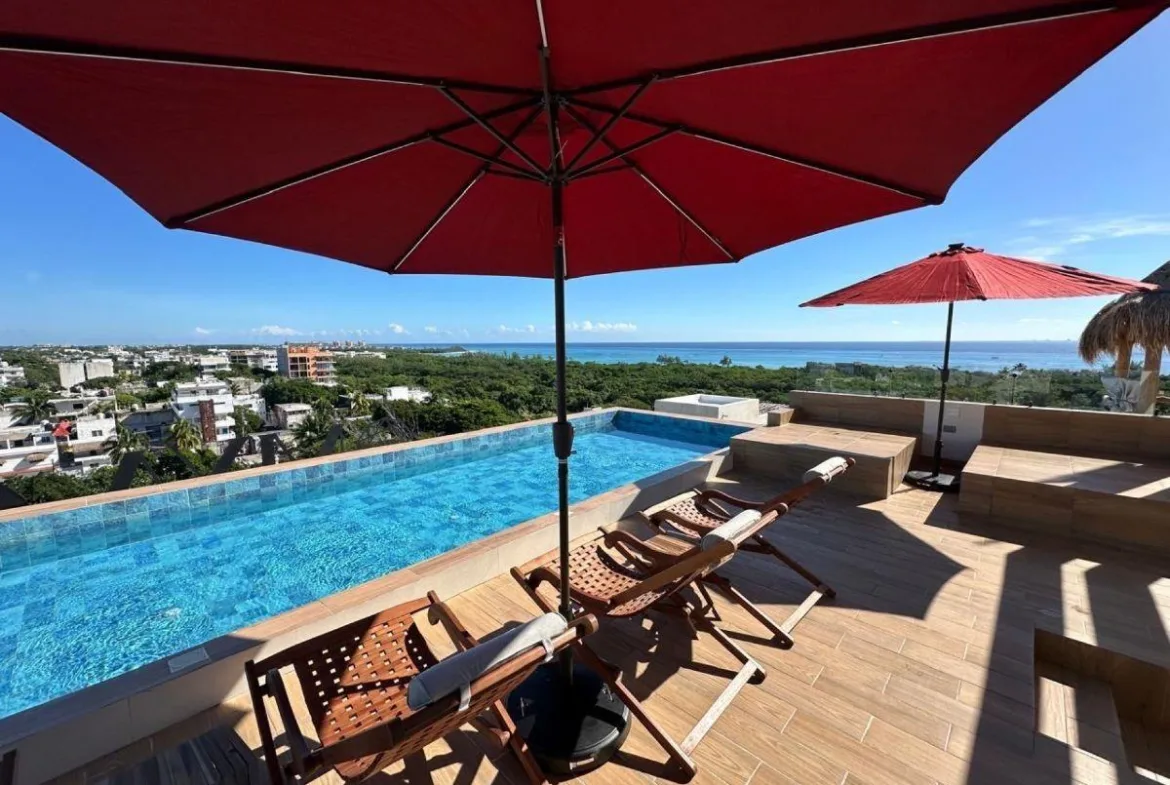 Studio with Balcony for Sale in Playa del Carmen | 4 Blocks from Playa 72 | Rooftop Pool