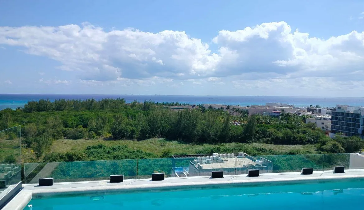 Studio with Balcony for Sale in Playa del Carmen | Steps from the Beach and Fifth Avenue | Rooftop