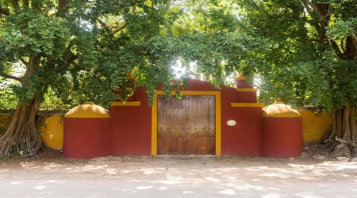 Portón de acceso