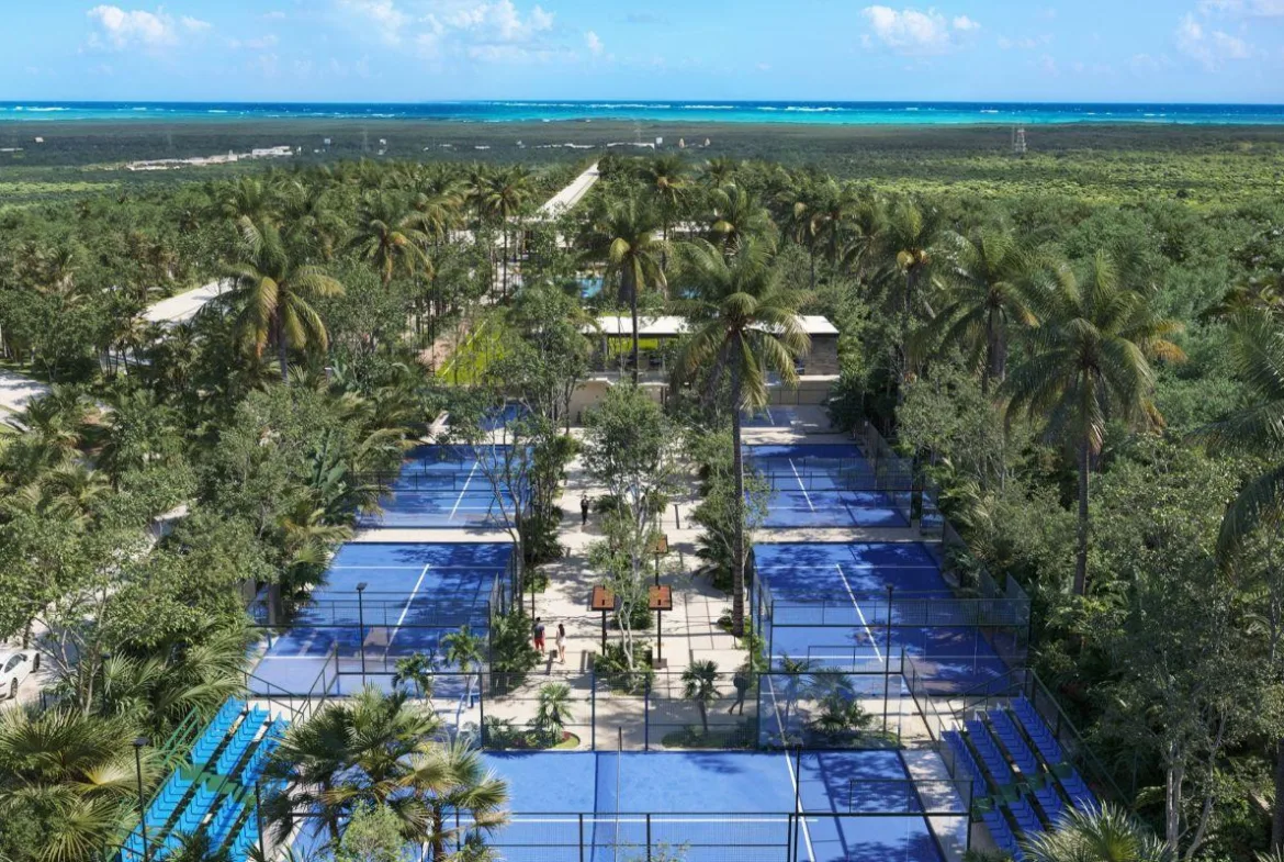 250 m² Lot + 2-Bedroom House for Sale in Playa del Carmen | 10 Min from the Beach | Club and Cenote