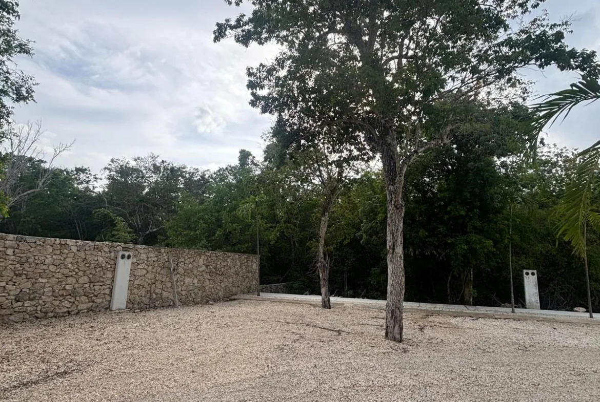 Lote de 587 m² en venta en Chemuyil, Riviera Maya