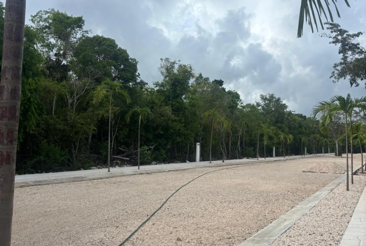 Lote de 587 m² en venta en Chemuyil, Riviera Maya