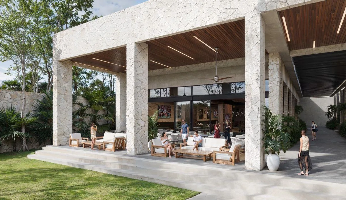 Lote en esquina de 250 m² en venta en Playa del Carmen